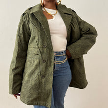 Load image into Gallery viewer, Detailed Winter Military Jacket **Removable Thick Lining