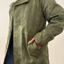 Load image into Gallery viewer, Detailed Winter Military Jacket **Removable Thick Lining
