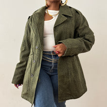 Load image into Gallery viewer, Detailed Winter Military Jacket **Removable Thick Lining