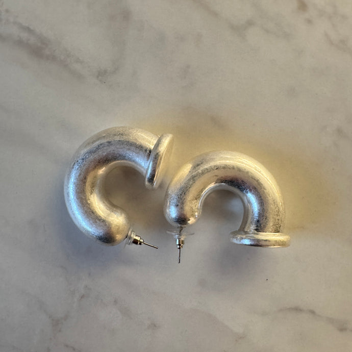 Accessories: Pearly Statement Earrings