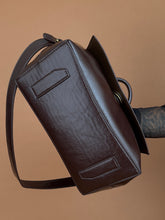 Load image into Gallery viewer, Accessories: Structured Top-Handle Leather Satchel - Thrift Happens 2