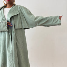 Load image into Gallery viewer, Vintage Trench coat **No Belt