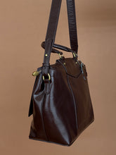Load image into Gallery viewer, Accessories: Structured Top-Handle Leather Satchel - Thrift Happens 2