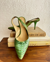 Load image into Gallery viewer, Newly Added: Pre-Owned Snake Skin Genuine Leather Pumps