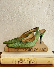 Load image into Gallery viewer, Newly Added: Pre-Owned Snake Skin Genuine Leather Pumps