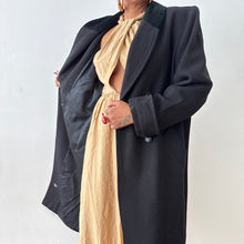 Load image into Gallery viewer, Vintage Winter Coat with Velvet Collar