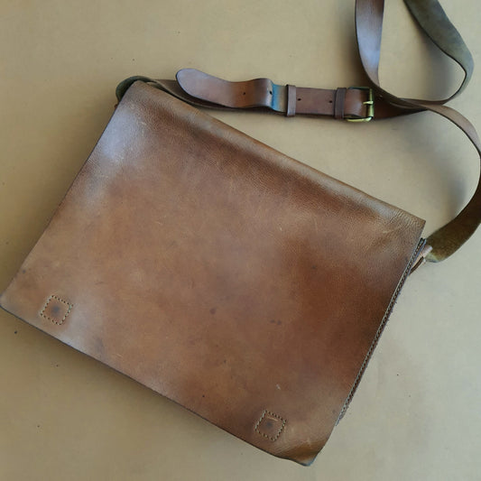 Sale Accessories: Pre-Owned Genuine Leather Laptop Bag